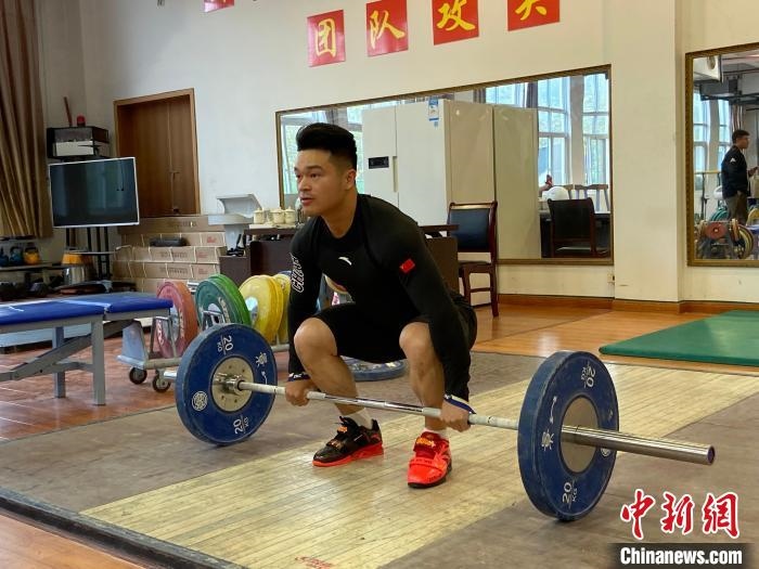 石智勇訓(xùn)練場景?！×植?攝