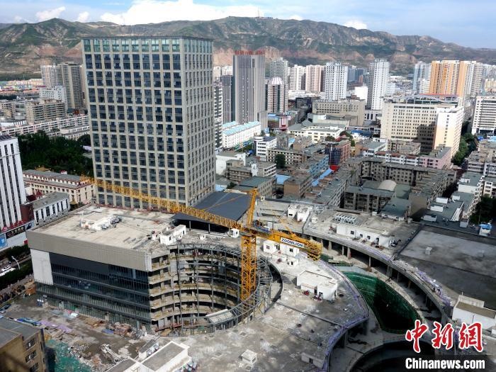 資料圖：城中區(qū)某商品住宅樓。 孫睿 攝