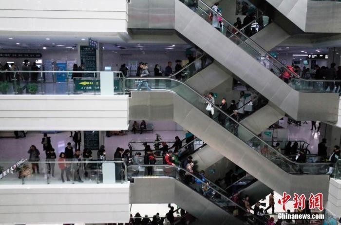 資料圖：某醫(yī)院門診樓。 <a target='_blank' href='/'>中新社</a>記者 殷立勤 攝
