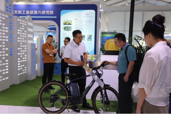 組圖｜聚焦“雙新”大會(huì) 大咖云集“展”風(fēng)采295.png