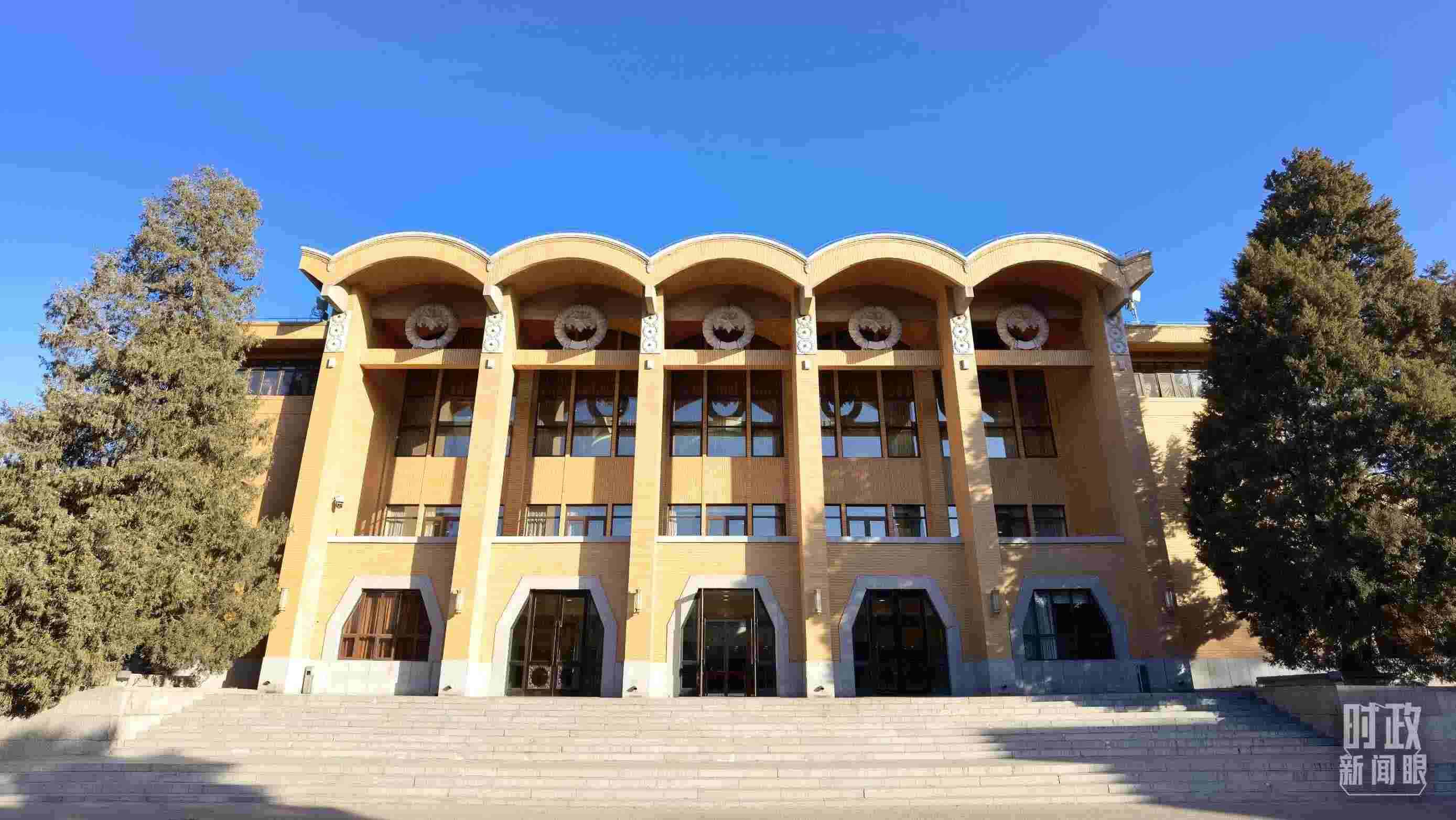 △2023年3月1日，中央黨校建校90周年慶祝大會(huì)在這里舉行。（總臺(tái)央視記者石丞拍攝）