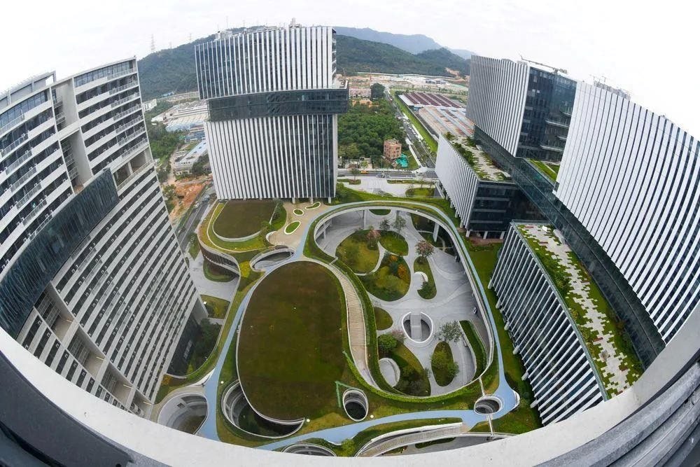 △位于深圳的光明科學(xué)城啟動(dòng)區(qū)。預(yù)計(jì)今年啟動(dòng)區(qū)的合成生物大科學(xué)裝置將部分投入使用。