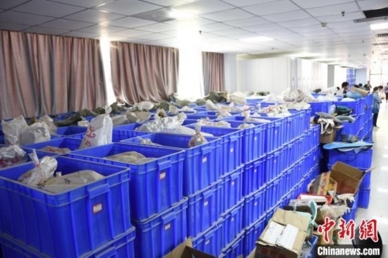 圖為待清理的骨骼標(biāo)本。王宇 攝