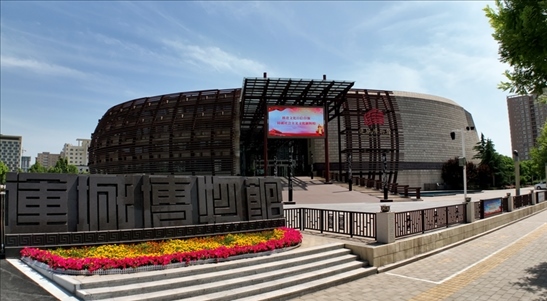 鑒往知來，跟著總書記學(xué)歷史丨走進一座博物館，尋根五千年中華文明