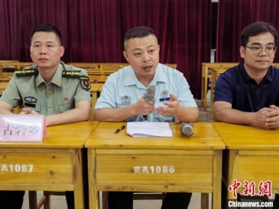 宣講員宣講。韋碩 攝