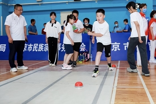 冰蹴球比賽場景。賽事主辦方供圖