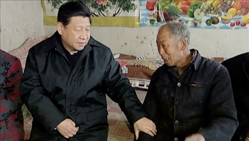 △2012年12月30日，習近平總書記來到河北省阜平縣龍泉關鎮(zhèn)顧家臺村看望困難群眾。