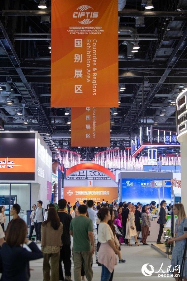 9月2日，服貿(mào)會國別展區(qū)，人流如潮。人民網(wǎng)記者 翁奇羽攝