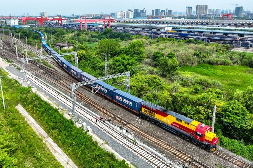 中歐班列（成渝）駛出成都國際鐵路港。青白江區(qū)委宣傳部供圖