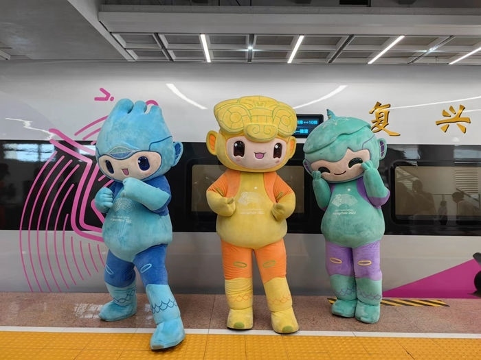 復(fù)興號亞運(yùn)智能動車組列車車廂。上海鐵路局融媒體中心供圖