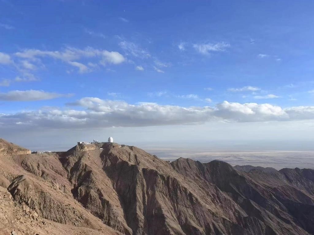 墨子巡天望遠鏡遠景圖。（中國科學(xué)技術(shù)大學(xué)供圖）