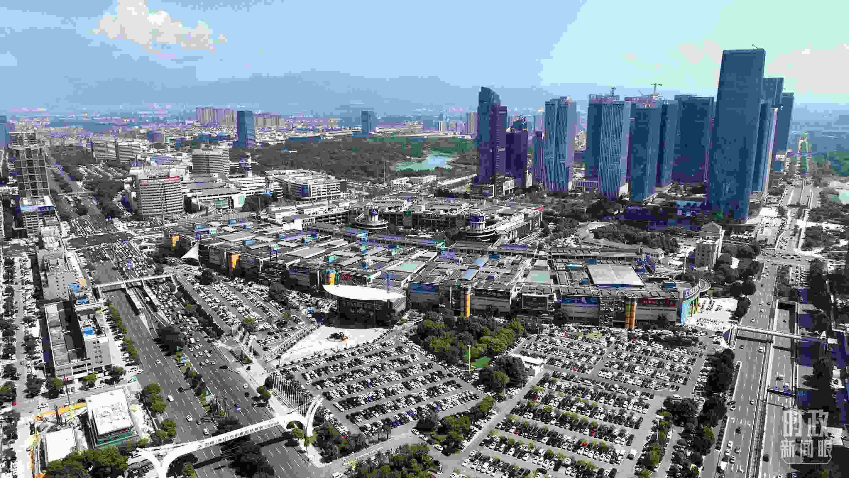 △義烏國(guó)際商貿(mào)城航拍。（總臺(tái)央視記者羅瀟拍攝）