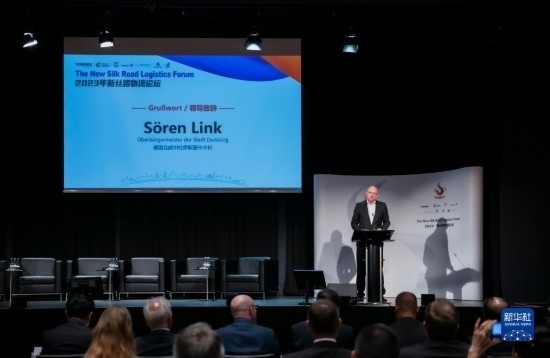 9月21日，在德國杜伊斯堡，杜伊斯堡市市長澤倫·林克出席2023新絲路物流論壇并致辭。新華社記者 張帆 攝