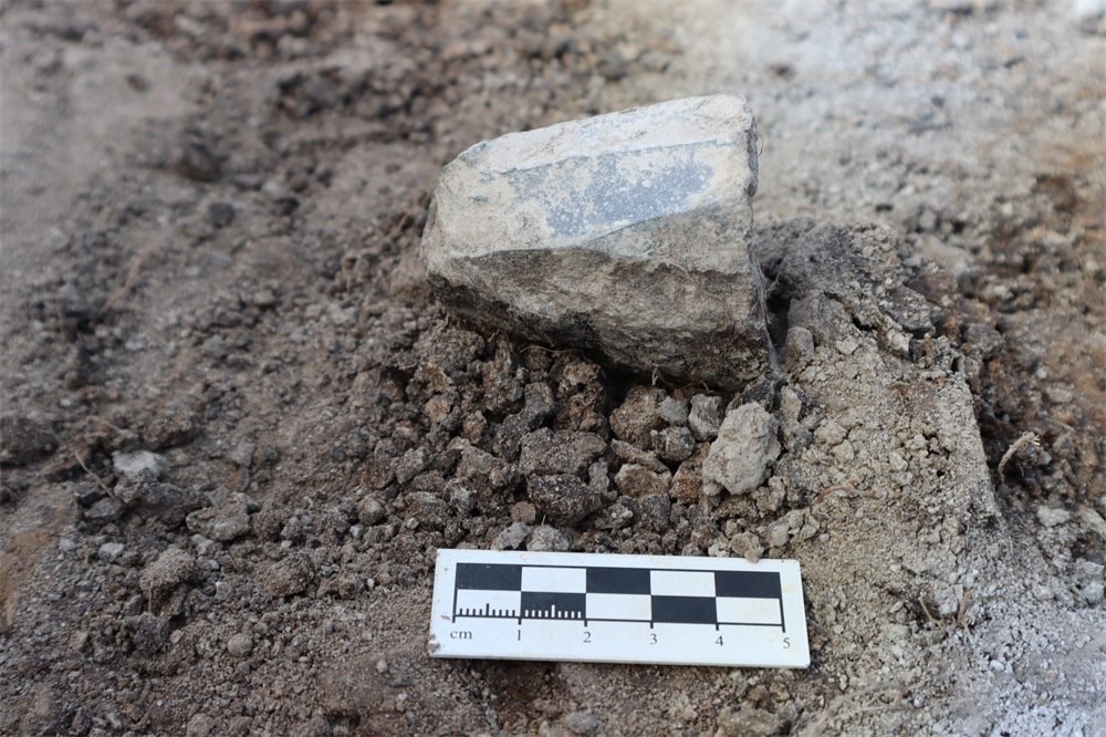 石葉石核出土場(chǎng)景。國(guó)家文物局供圖