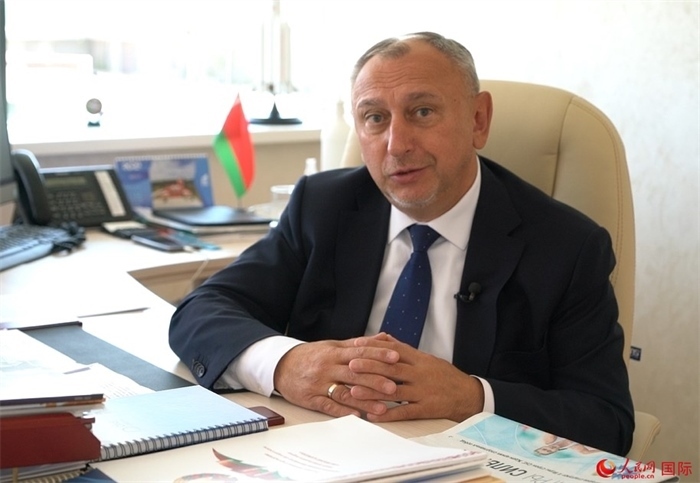 中白工業(yè)園管委會(huì)主任亞歷山大·亞羅申科接受人民網(wǎng)記者采訪。人民網(wǎng) 皇甫萬(wàn)里攝