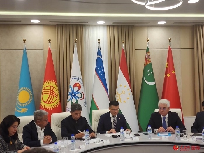 中國(guó)駐烏茲別克斯坦大使于駿致辭。人民網(wǎng)記者 李強(qiáng)攝