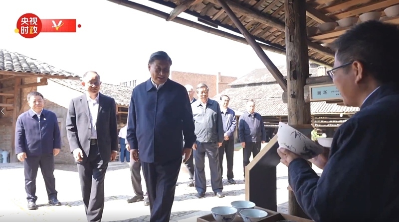 2023年10月11日，習(xí)近平在江西景德鎮(zhèn)考察。（視頻截圖）