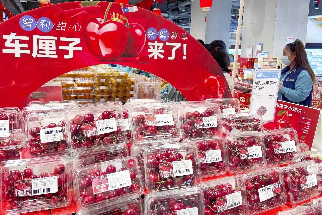 北京一家盒馬鮮生超市中智利車(chē)?yán)遄邮圪u(mài)區(qū)。來(lái)源：視覺(jué)中國(guó)