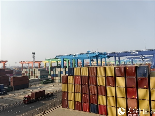 天津港北疆港區(qū)C段智能化集裝箱碼頭。人民網(wǎng)記者 符園園攝