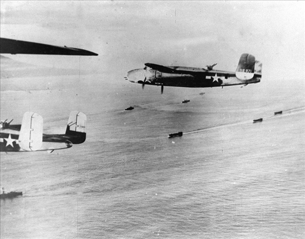 1942年4月18日，美國航空母艦甲板上B－25解放式轟炸機起飛轟炸東京工業(yè)區(qū)域，此為日本首次受盟軍之進攻。