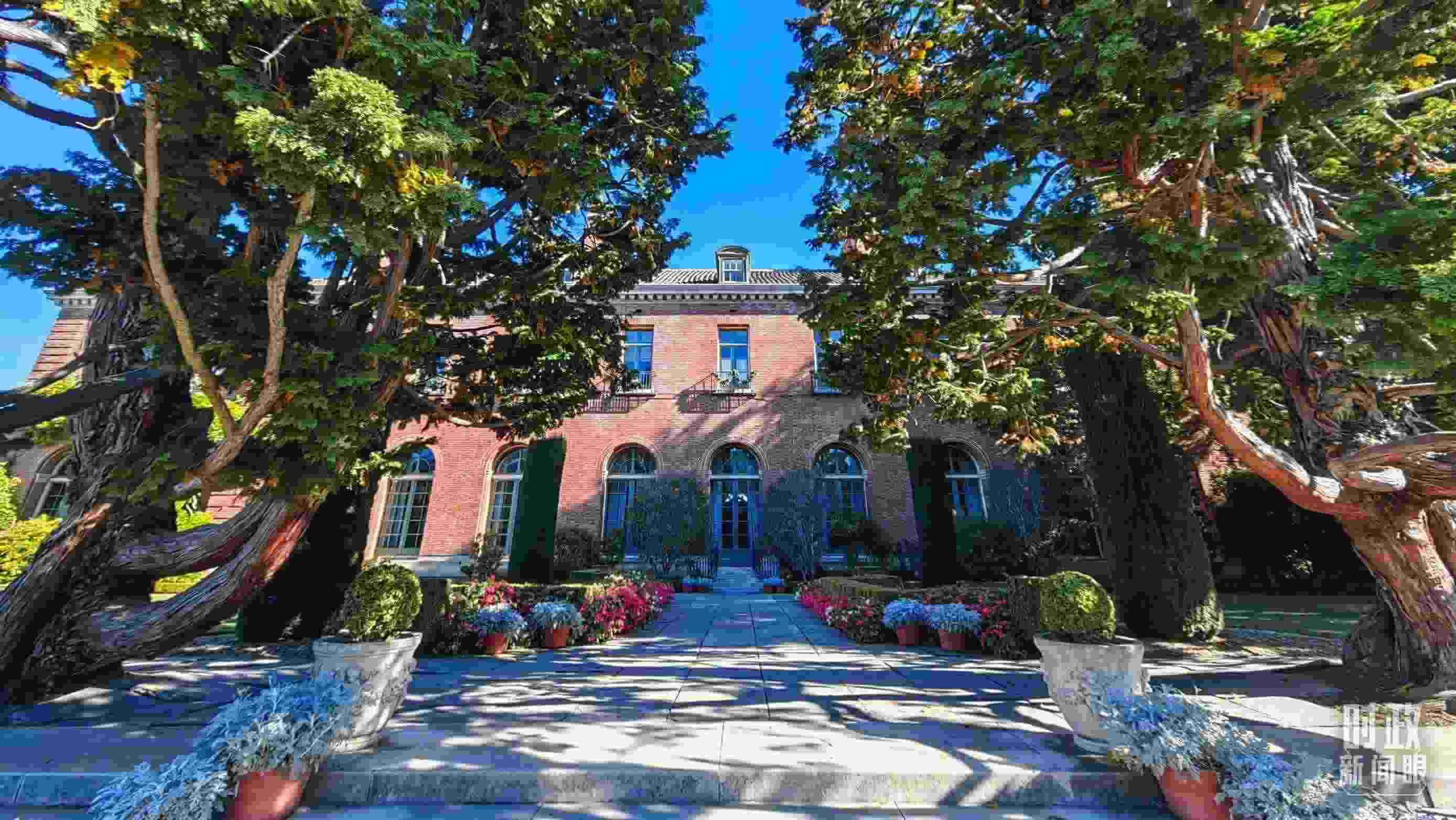 中美元首會(huì)晤在斐洛里莊園舉行。（總臺(tái)央視記者張曉鵬拍攝）