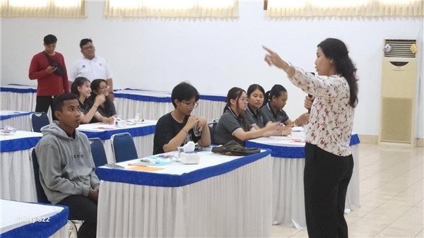 巴陵康孔子學院外方院長普拉巴介紹孔子學院情況。主辦方供圖