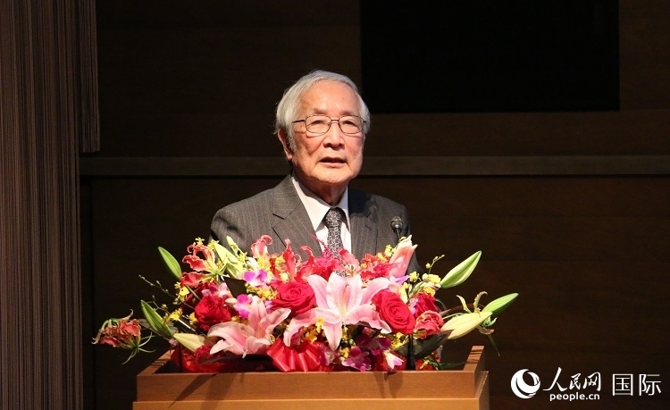 日中科學(xué)技術(shù)交流協(xié)會(huì)會(huì)長山脅道夫致辭。人民網(wǎng) 許可攝