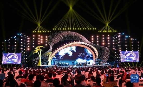 12月16日拍攝的第五屆海南島國際電影節(jié)開幕式現(xiàn)場。