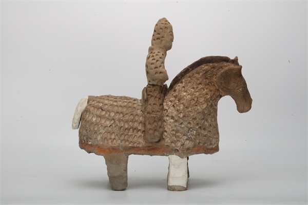 陶鎧甲騎馬俑。國家文物局供圖