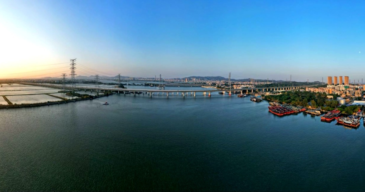 汕汕鐵路練特江大橋。國鐵集團(tuán)供圖