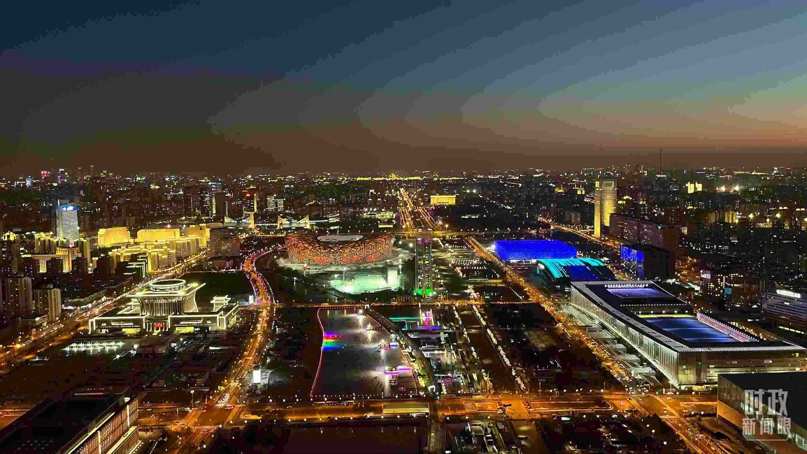 △2023年12月31日，從北京奧林匹克塔俯拍北京城區(qū)。（總臺(tái)央視記者金雨秋拍攝）