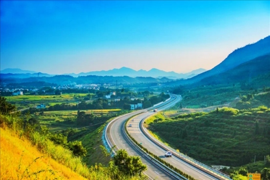 農(nóng)村公路讓老百姓出行變得更便捷。受訪方供圖