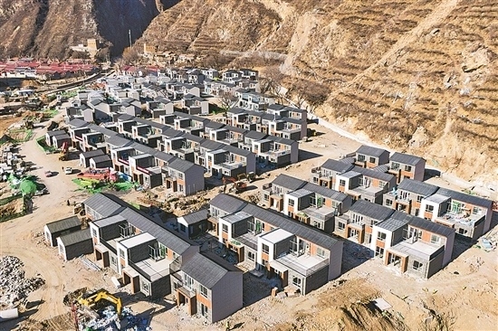 1月16日，門頭溝區(qū)齋堂鎮(zhèn)沿河口村，即將進(jìn)入內(nèi)部裝修環(huán)節(jié)的異地安置項(xiàng)目建設(shè)現(xiàn)場(chǎng)。