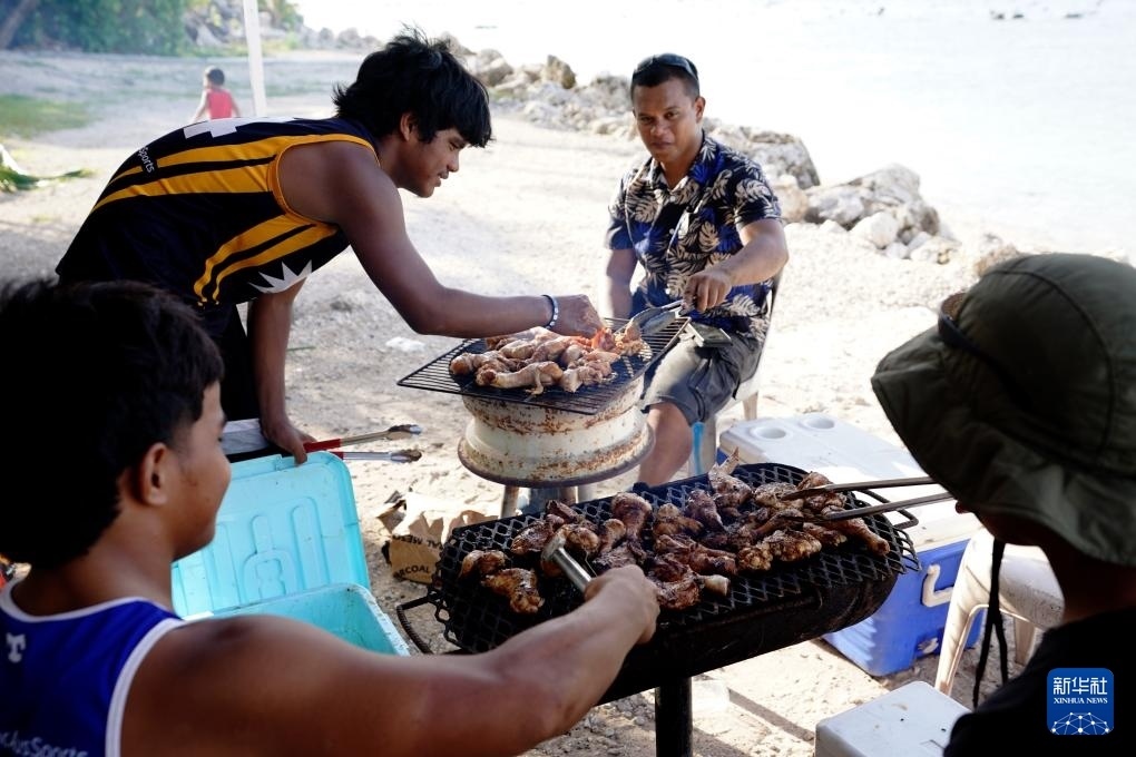 1月20日，當(dāng)?shù)厝嗽阼敽＿厽?。新華社記者 王申 攝