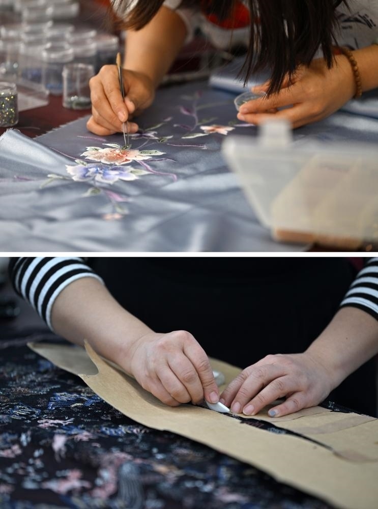 拼版照片：上圖為老美華定制車間的制衣師傅在面料上貼鉆；下圖為老美華定制車間的制衣師傅在面料上劃線（2023年12月8日攝）。天津老美華始創(chuàng)于1911年，歷史上以“千層底”布鞋聞名，是享譽津門的“中華老字號”。新華社記者 李然 攝