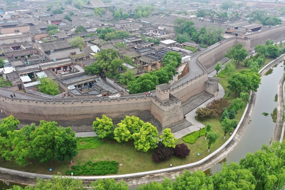 平遙古城一角（2023年5月30日攝，無(wú)人機(jī)照片）。新華社記者 詹彥 攝