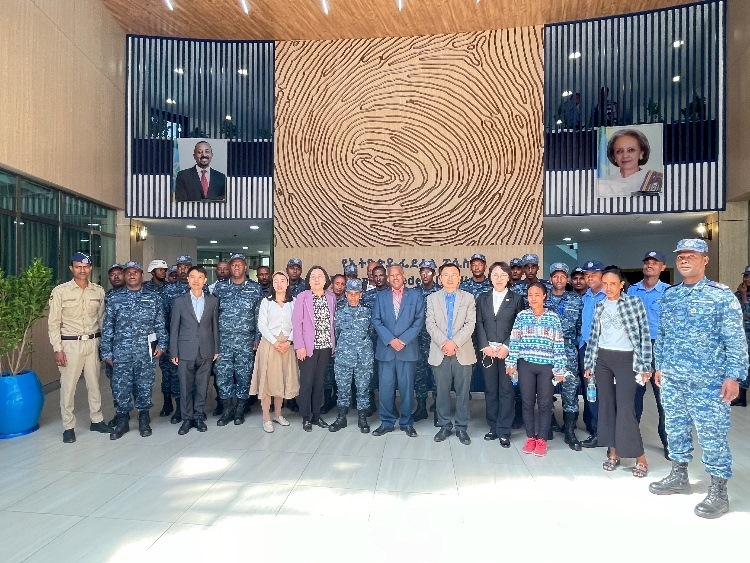 圖為埃塞俄比亞聯(lián)邦警察中文培訓(xùn)班開(kāi)班儀式現(xiàn)場(chǎng)。亞的斯亞貝巴大學(xué)孔子學(xué)院供圖