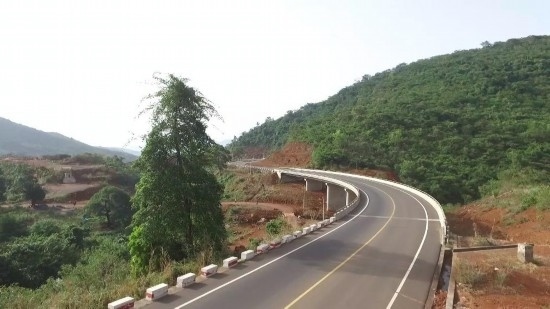 中塞友誼公路。