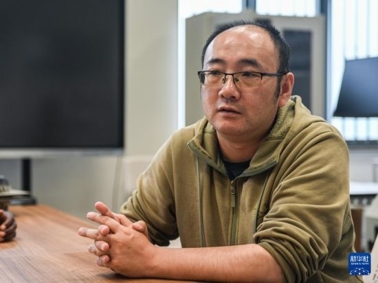 2月15日，在亞的斯亞貝巴的埃塞俄比亞聯(lián)邦職業(yè)技術(shù)培訓(xùn)學(xué)院，魯班工坊中方負責(zé)人江絳接受新華社采訪。