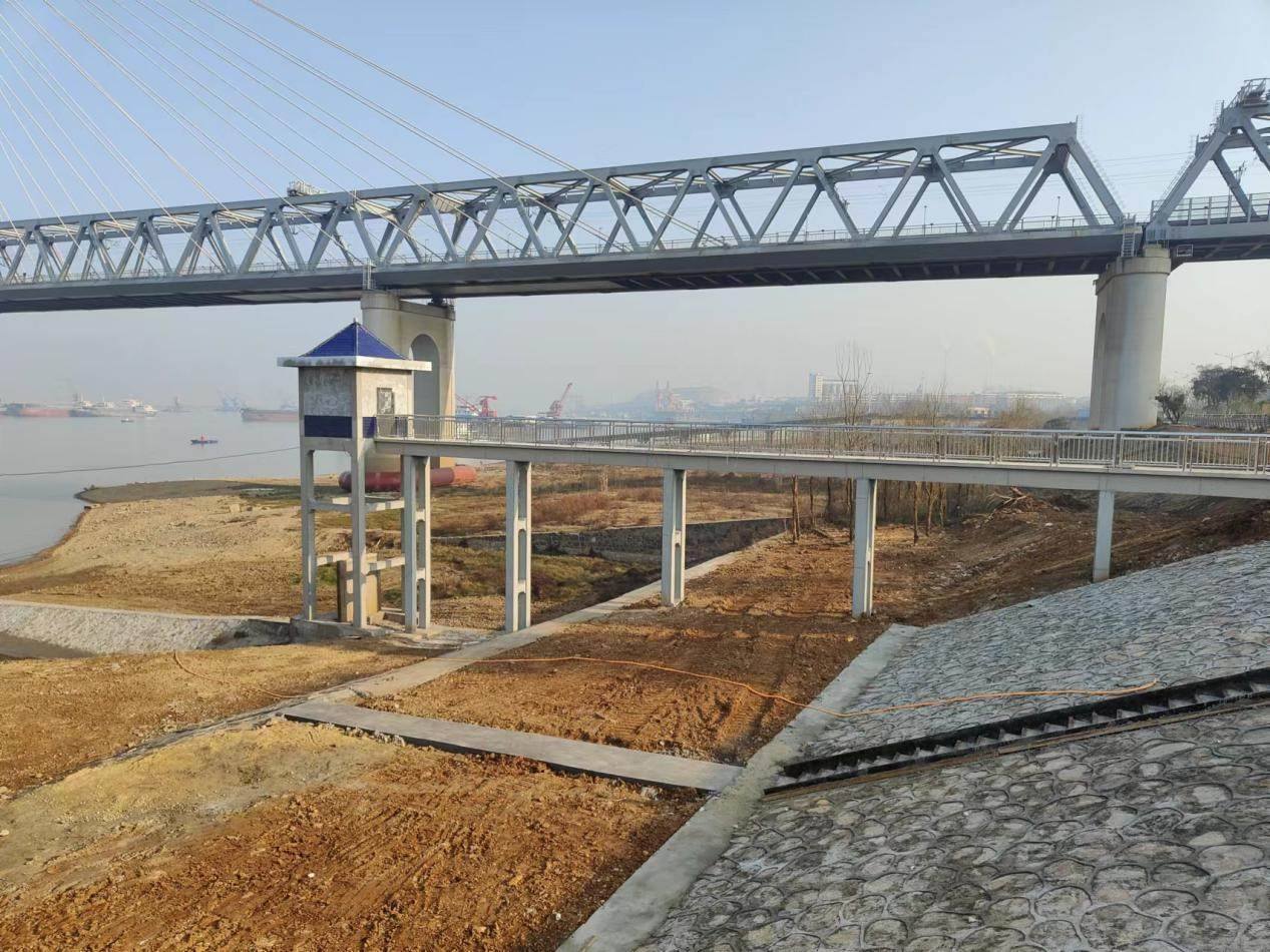 修復(fù)后的吉家湖低排閘。受訪者供圖