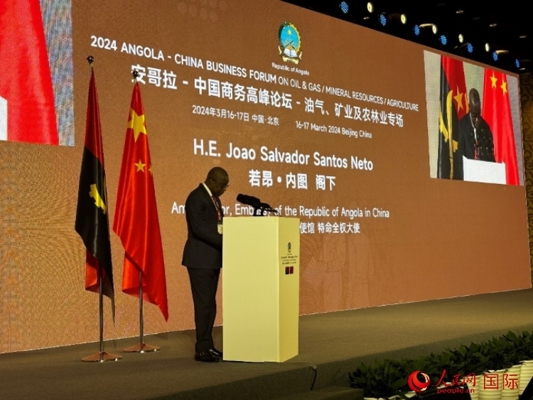 安哥拉駐華大使若昂·內(nèi)圖。人民網(wǎng)記者 張榮攝