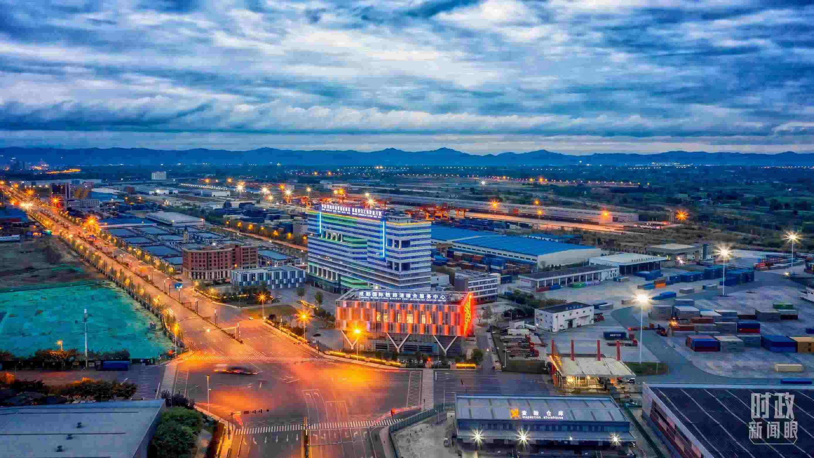 △成都國際鐵路港內(nèi)陸港口。（圖/視覺中國）