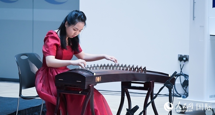 中英/北愛(ài)教育合作論壇現(xiàn)場(chǎng)。