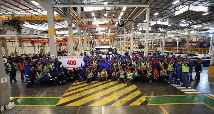 一汽南非庫(kù)哈工廠單月產(chǎn)量破400輛。圖片來(lái)源：一汽解放