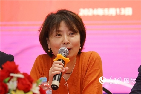 陜西省歸國華僑聯(lián)合會黨組成員、副主席兼秘書長尚小紅在座談會上致辭。人民網(wǎng)記者 陳海琪攝