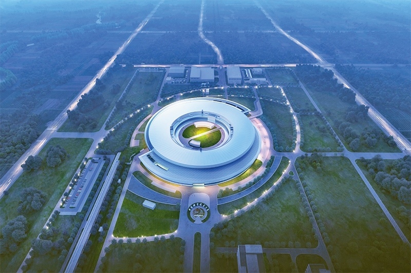 近年來，長(zhǎng)三角各省市牢牢把握高質(zhì)量發(fā)展這個(gè)首要任務(wù)，因地制宜培育和發(fā)展新質(zhì)生產(chǎn)力，朝著世界級(jí)城市群目標(biāo)邁進(jìn)。圖為第四代大科學(xué)裝置“合肥先進(jìn)光源”的效果圖（資料圖片）。 新華社發(fā)（中國(guó)科學(xué)技術(shù)大學(xué)國(guó)家同步輻射實(shí)驗(yàn)室供圖）