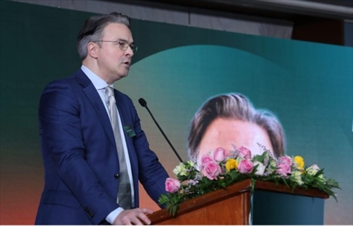 沙特電信Center 3首席戰(zhàn)略官拉斐爾·朱安致辭。中國(guó)聯(lián)通沙特公司供圖