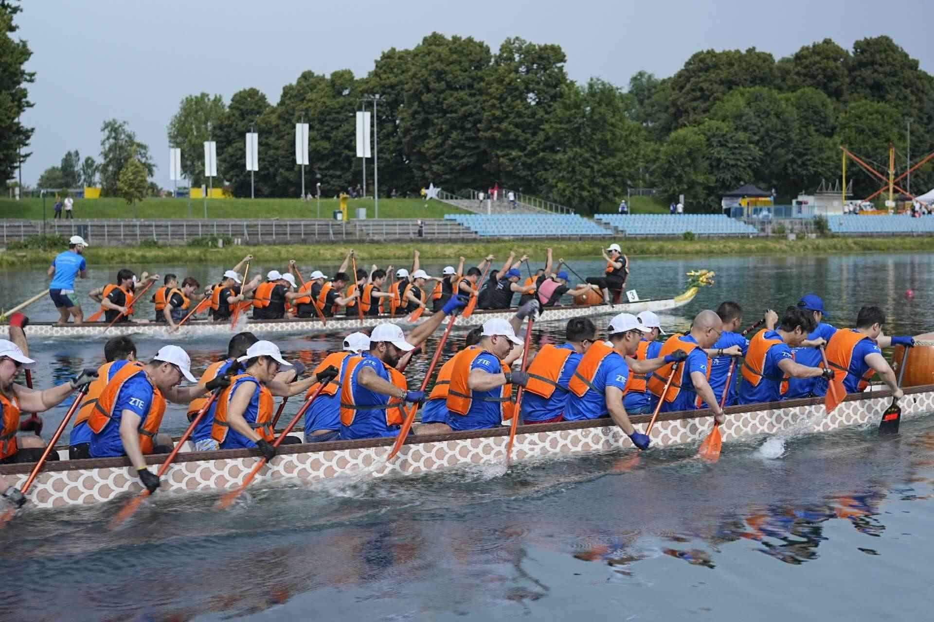 爭渡、爭渡，選手們你爭我奪，奮勇爭先。主辦方供圖