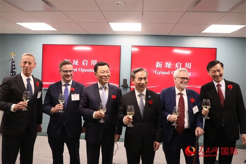 4、美中貿(mào)易全國委員會會長克雷格·艾倫、美國商會高級副會長傅瑞偉等美國工商界代表出席活動。 人民網(wǎng)記者 李志偉攝