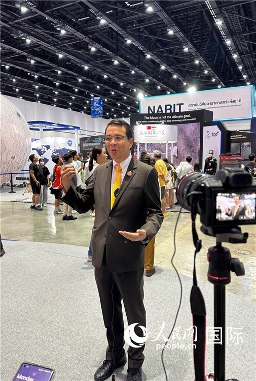 泰國(guó)國(guó)家天文研究所所長(zhǎng)薩蘭接受采訪。人民網(wǎng)記者簡(jiǎn)承淵攝